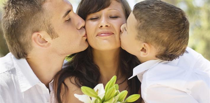 0 0 heart mothersday_shutterstock_167778515 (94)