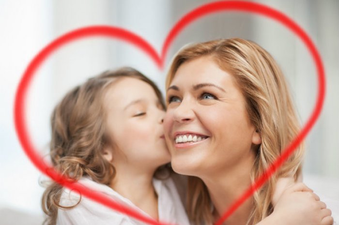 00 heart mothersday_shutterstock_167778515 (1)