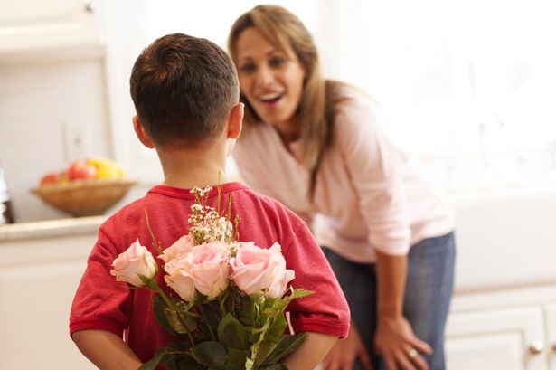 00 heart mothersday_shutterstock_167778515 (10)